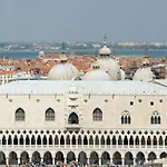 Nocleg ze śniadaniem Lanterna Di Marco Polo 4*