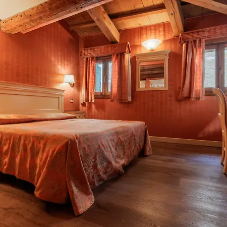 Lanterna Di Marco Polo 4*
