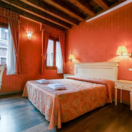 Lanterna Di Marco Polo Bed and Breakfast