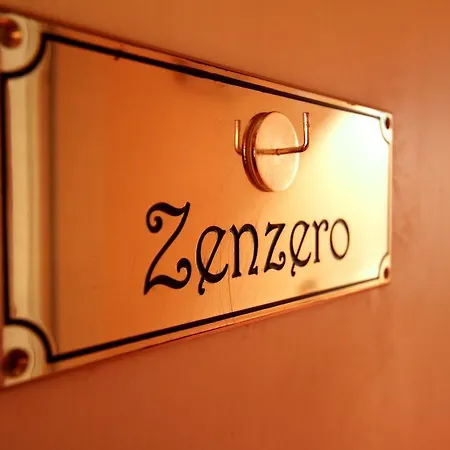 Lanterna Di Marco Polo Bed and Breakfast 3*
