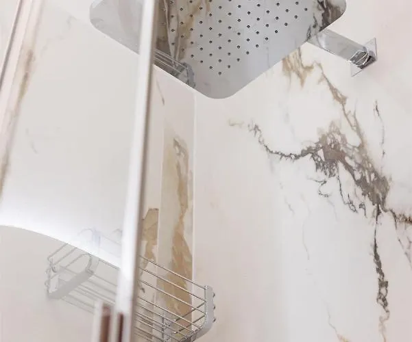 Alojamento de Acomodação e Pequeno-almoço Lanterna Di Marco Polo 3*