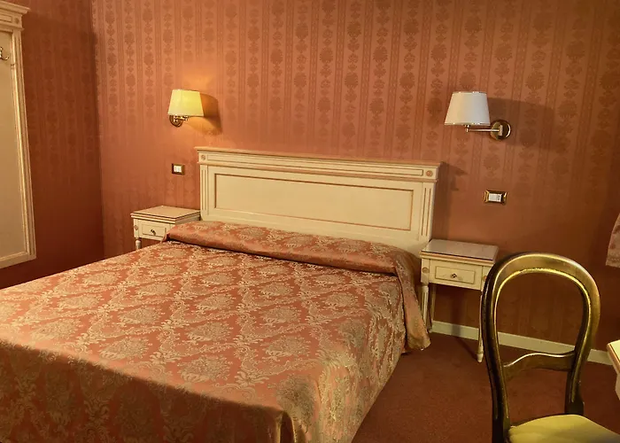 Lanterna Di Marco Polo Alojamento de Acomodação e Pequeno-almoço 3*