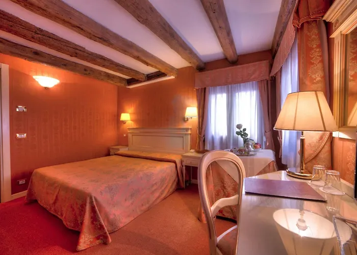 Lanterna Di Marco Polo Veneza