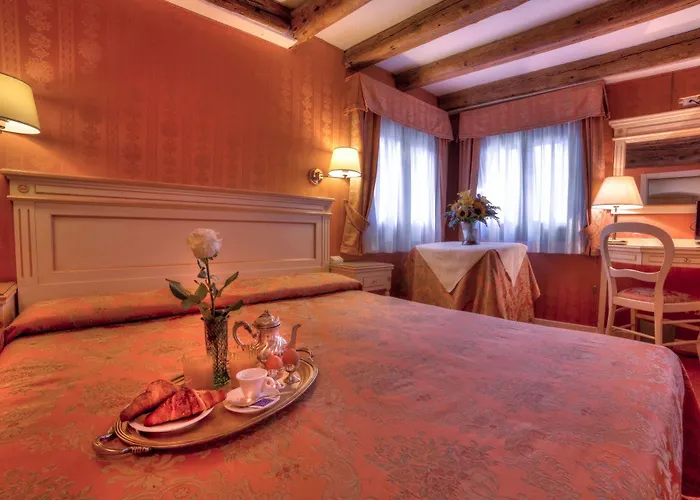 Lanterna Di Marco Polo Veneza