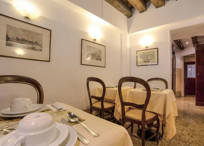 Alojamento de Acomodação e Pequeno-almoço Lanterna Di Marco Polo