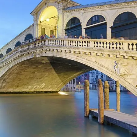 Lanterna Di Marco Polo Oda ve Kahvaltı