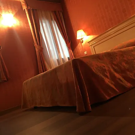 Lanterna Di Marco Polo Bed & Breakfast 3*