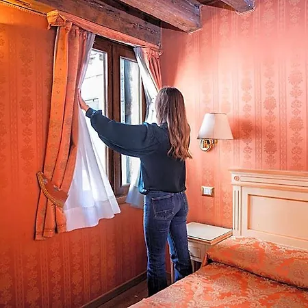 Lanterna Di Marco Polo Oda ve Kahvaltı