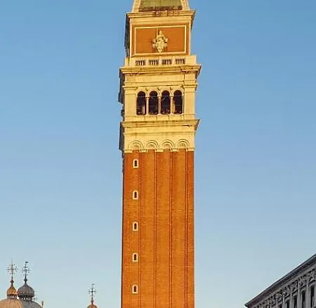 Lanterna Di Marco Polo Bed & Breakfast Venedig