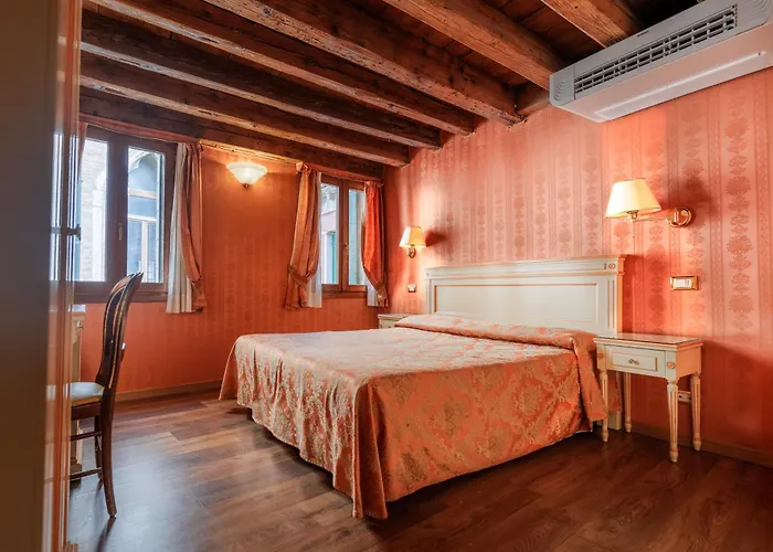 Couette-café Lanterna Di Marco Polo 3*