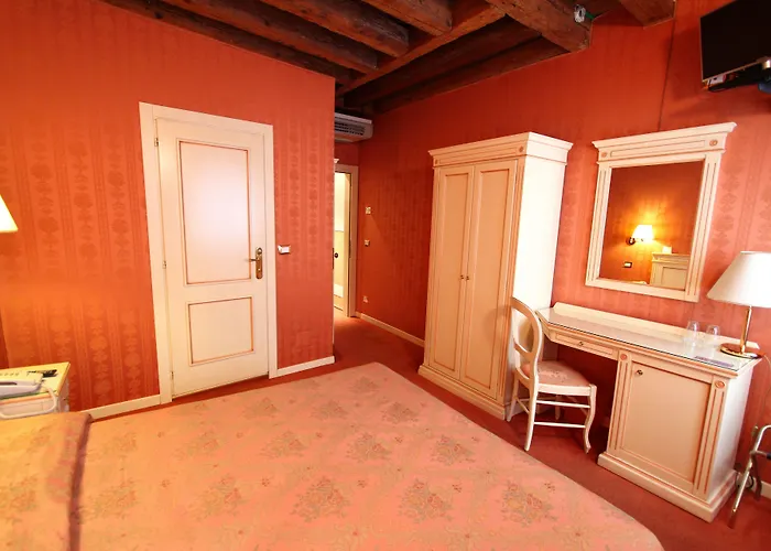 Lanterna Di Marco Polo Couette-café 3*