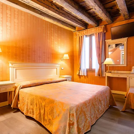 Lanterna Di Marco Polo Couette-café Venise