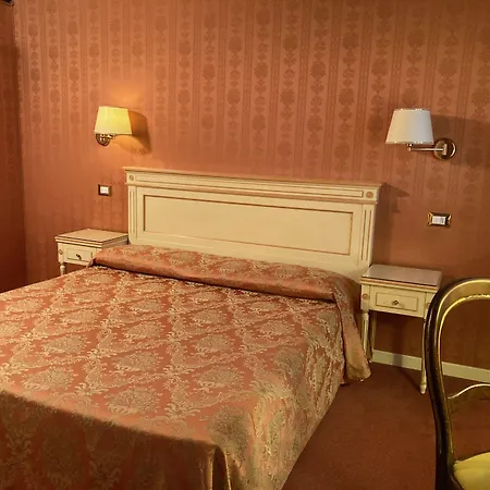 Lanterna Di Marco Polo Couette-café 4*
