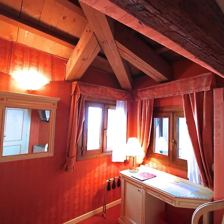 Lanterna Di Marco Polo 4*