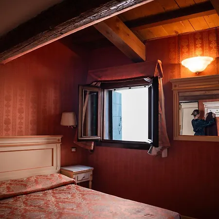 Bed and breakfast Lanterna Di Marco Polo 4*