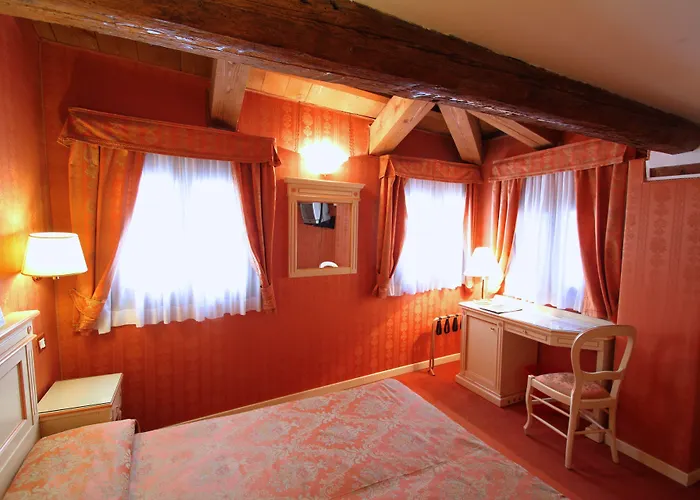 Lanterna Di Marco Polo Bed and Breakfast 3*