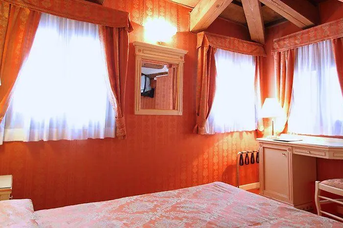 Lanterna Di Marco Polo 3*